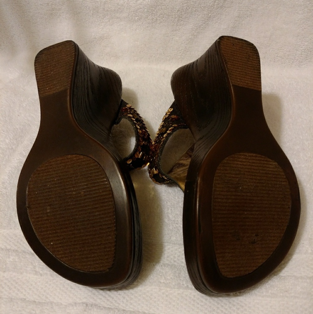 Bongo Wedges - Picture 2 of 5